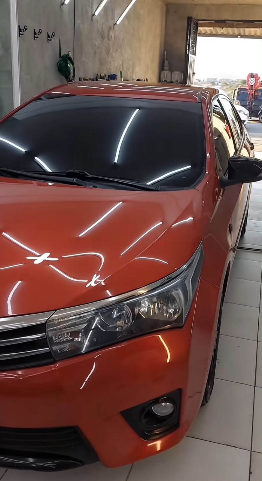 Carro finalizado pela Finessecar, com acabamento espelhado